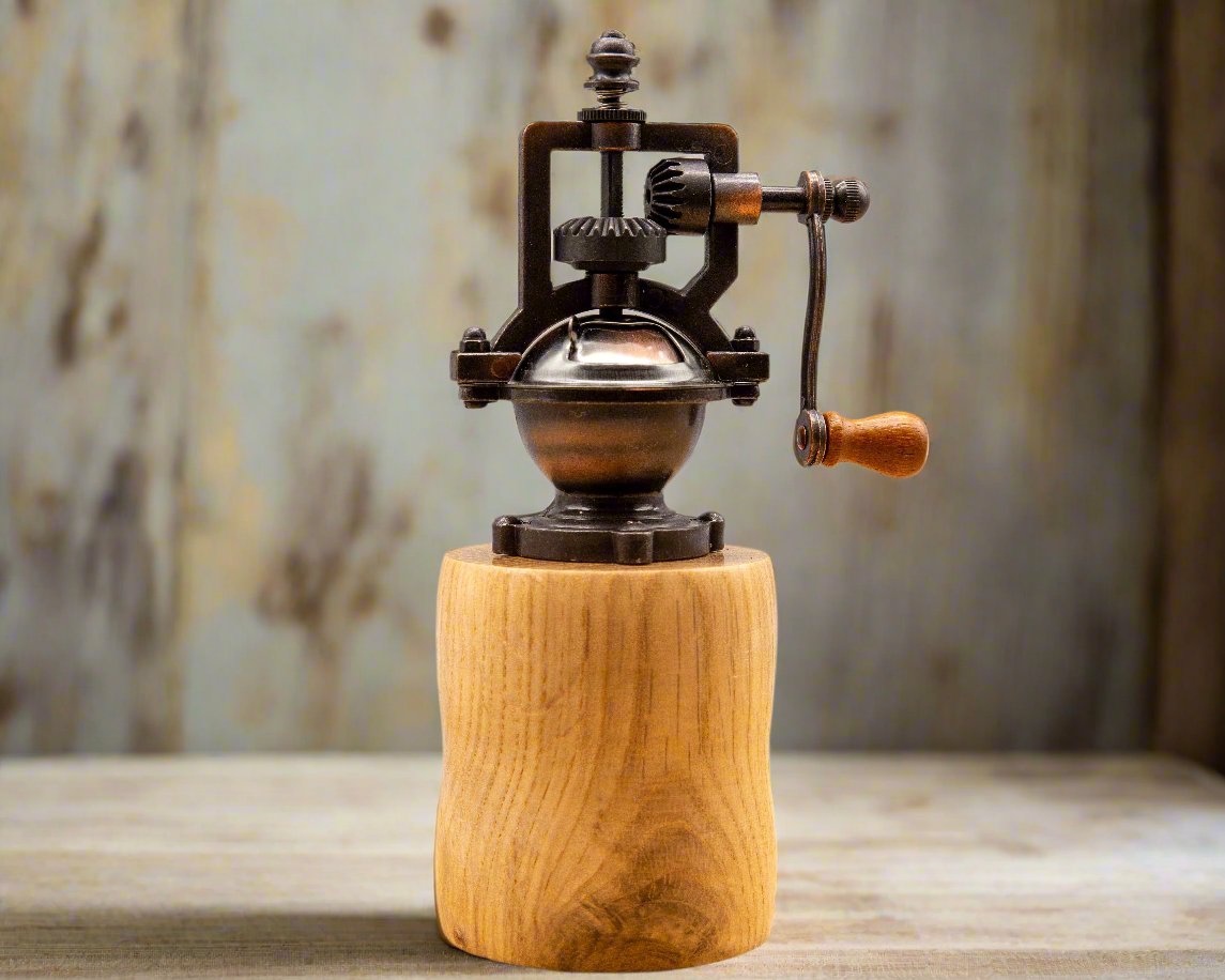 Pepper Mill Made From English Oak - woodnlotsoflove