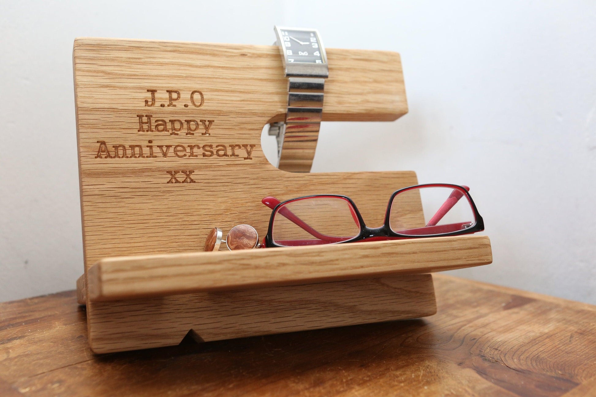 Oak Phone Dock (Optional IWatch Charger) - With Engraving - woodnlotsoflove