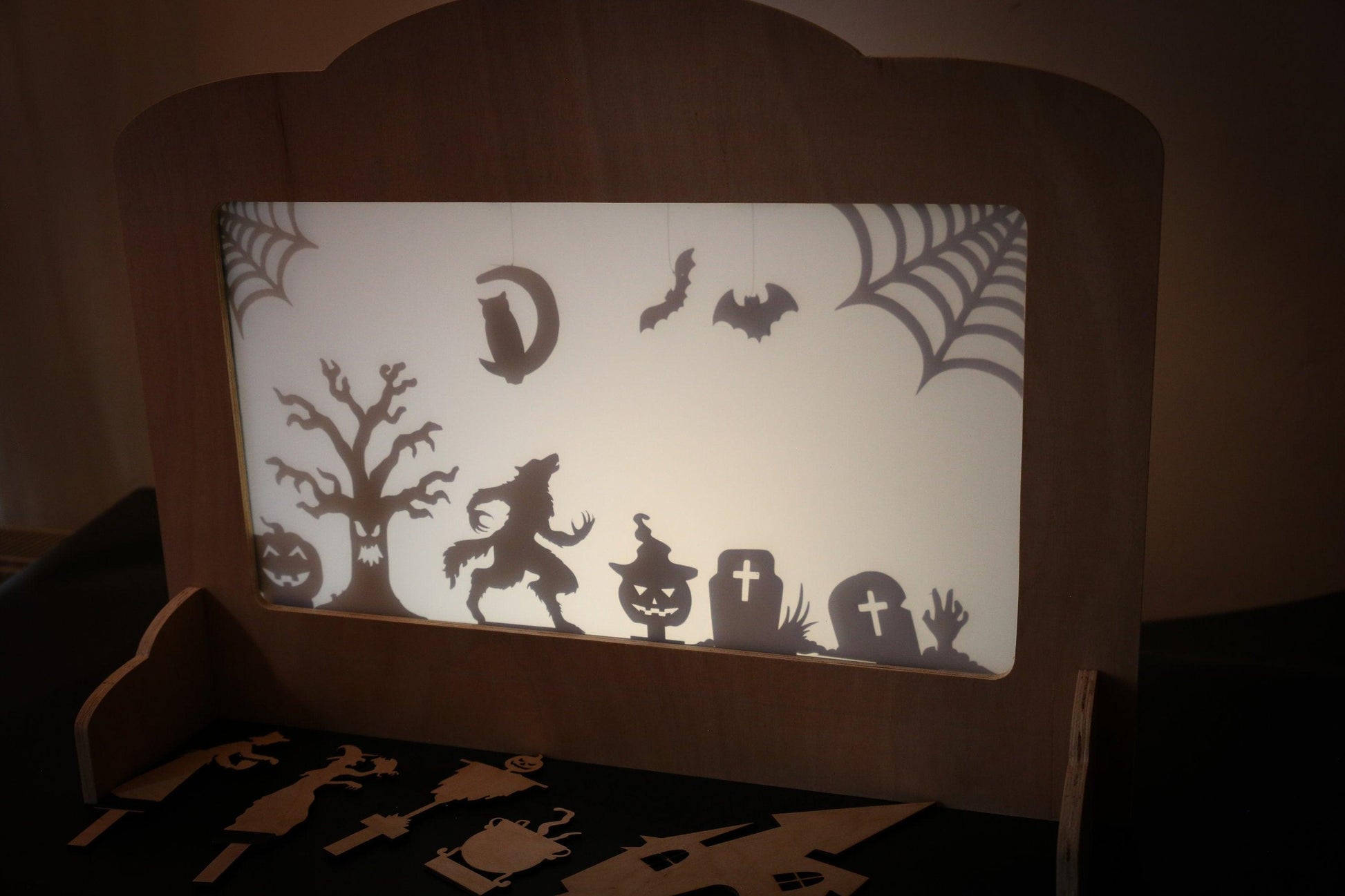 Shadow Puppet Theatre - With No Puppets - woodnlotsoflove