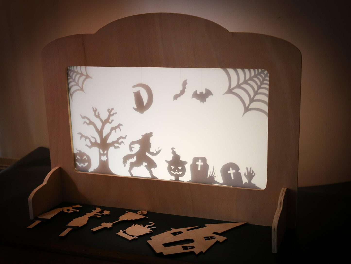 Shadow Puppet Theatre - With One Puppet Set - woodnlotsoflove