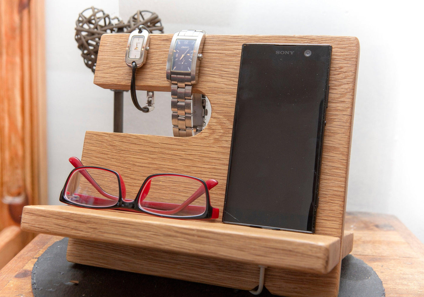 Women's Oak Phone Dock (Optional IWatch Charger) - With Engraving - woodnlotsoflove