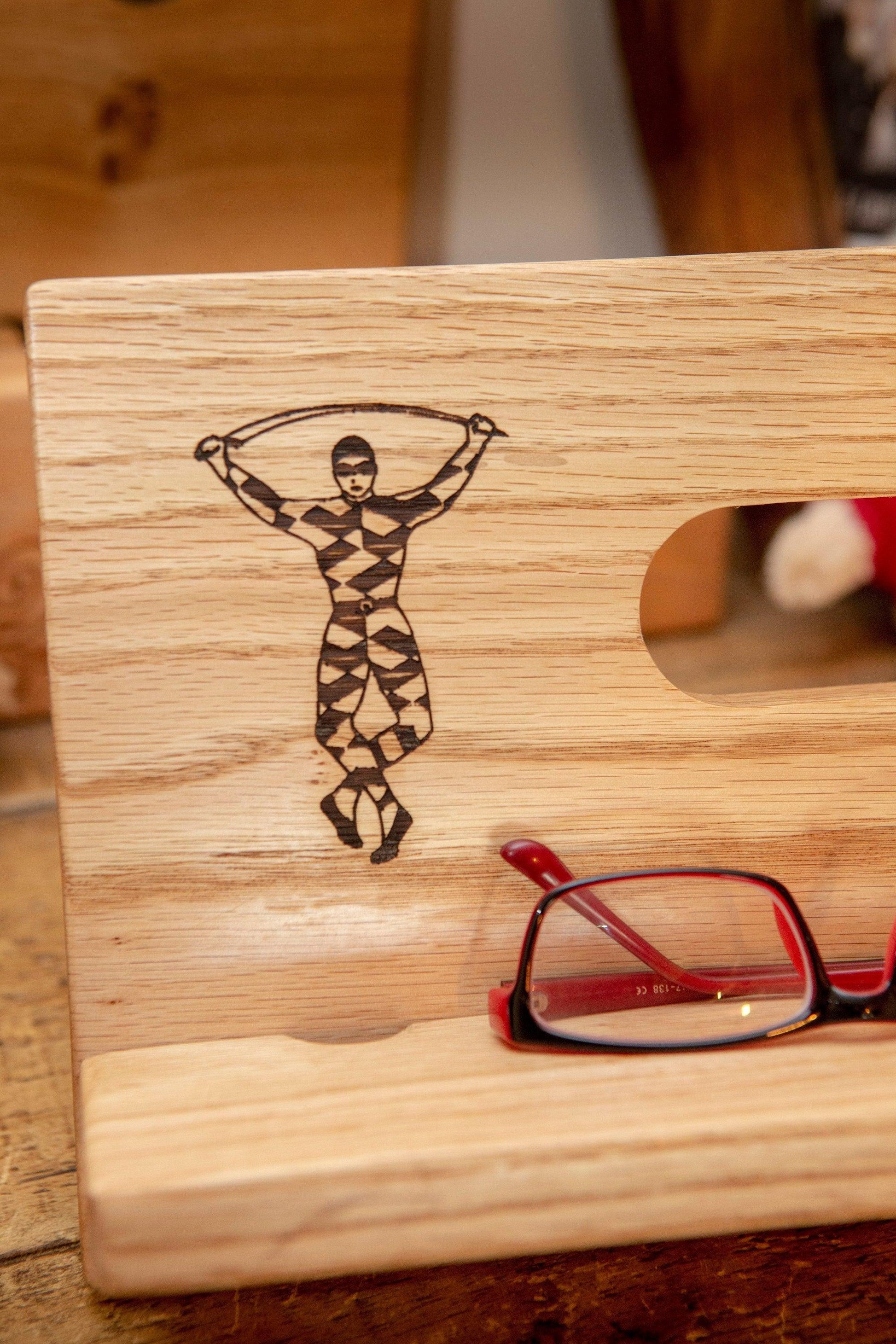 Oak Phone Dock (Optional IWatch Charger) - Without Engraving - woodnlotsoflove